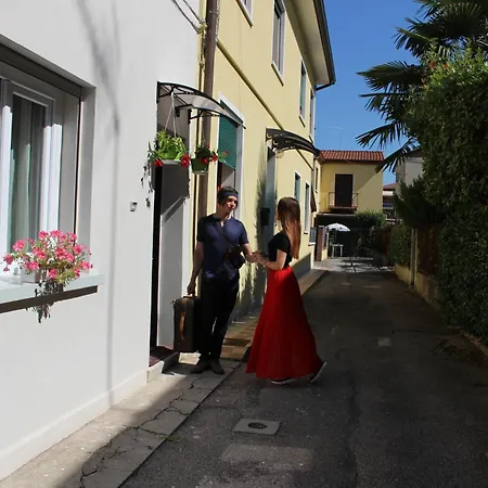 Su 2 Livelli Ingresso Indipendente 公寓